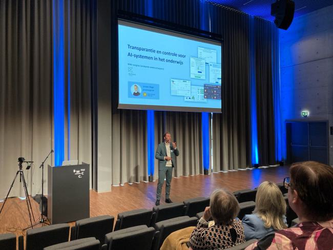 Jeroen presenting